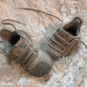 Adidas sneaker  size 5c